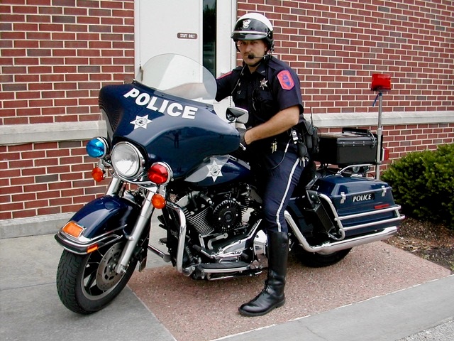 Ofc Mechling on Electra Glide